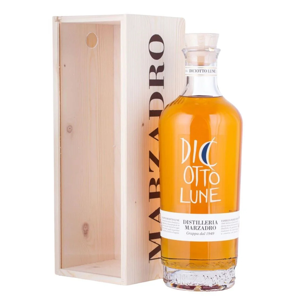 Grappa 18 Lune  Astucciato Legno Marzadro